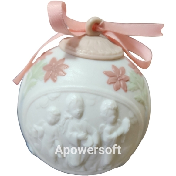1996 Lladro Pink and White Decorative Ornament